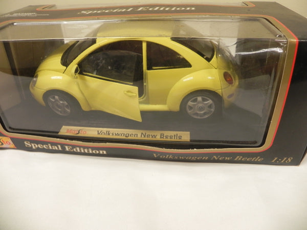 NOS) Volkswagen New Beetle Special Edition 1:18 Scale Model - AASE