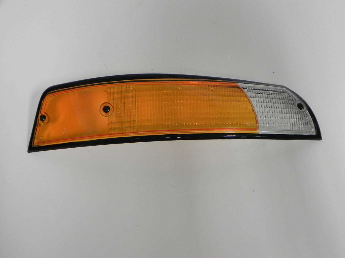 (Used) 911 Black Trim Euro Front Right Amber/Clear Turn Signal Lens - 1973