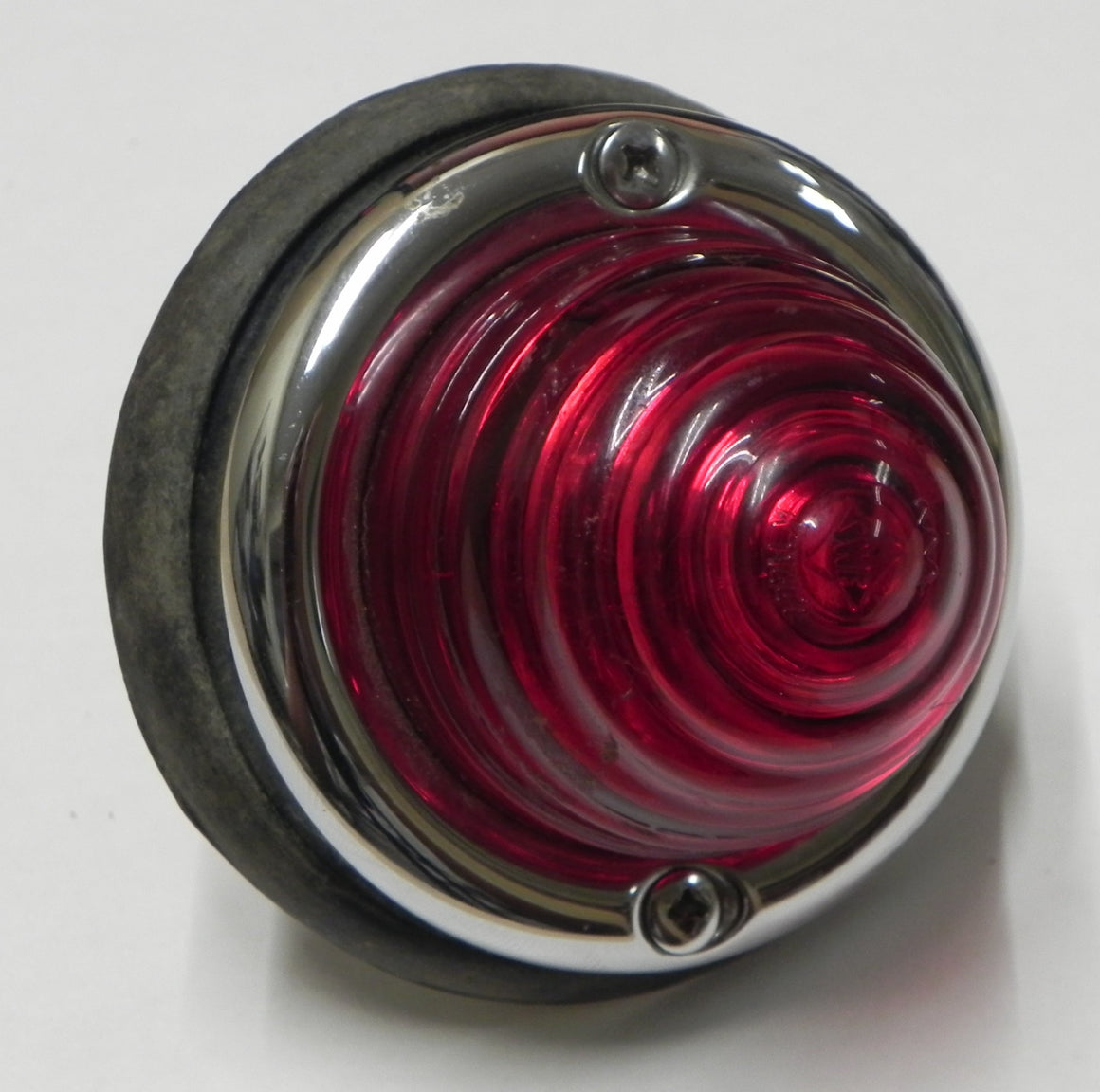 (Used) 356 Red Beehive Taillight Lens Assembly - 1950-57
