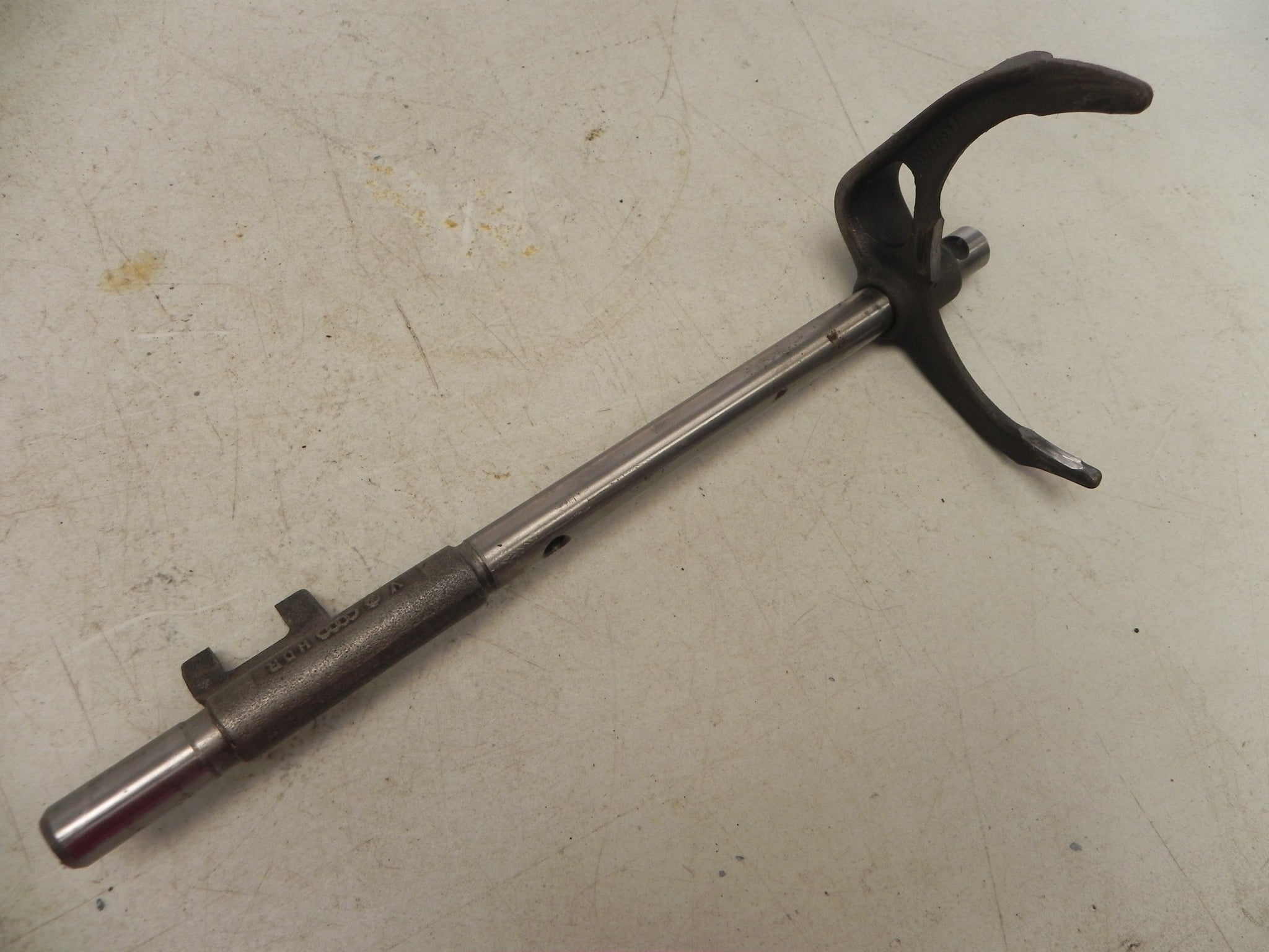 (Used) 944/944 Turbo 3rd and 4th Gear Fork and Rod 5-Speed - 1982-91