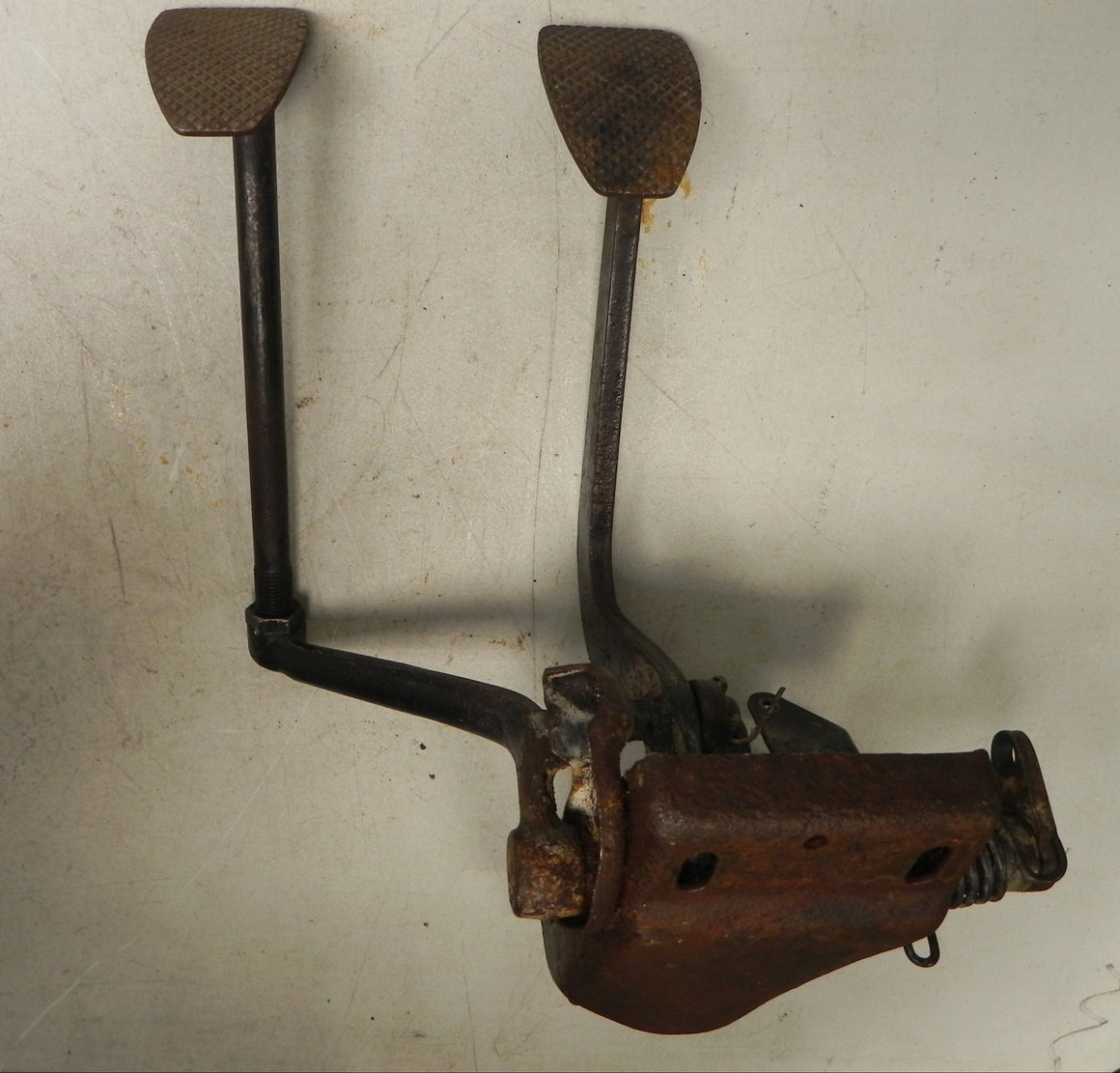 (Used) 911 Pedal Assembly - 1968-73
