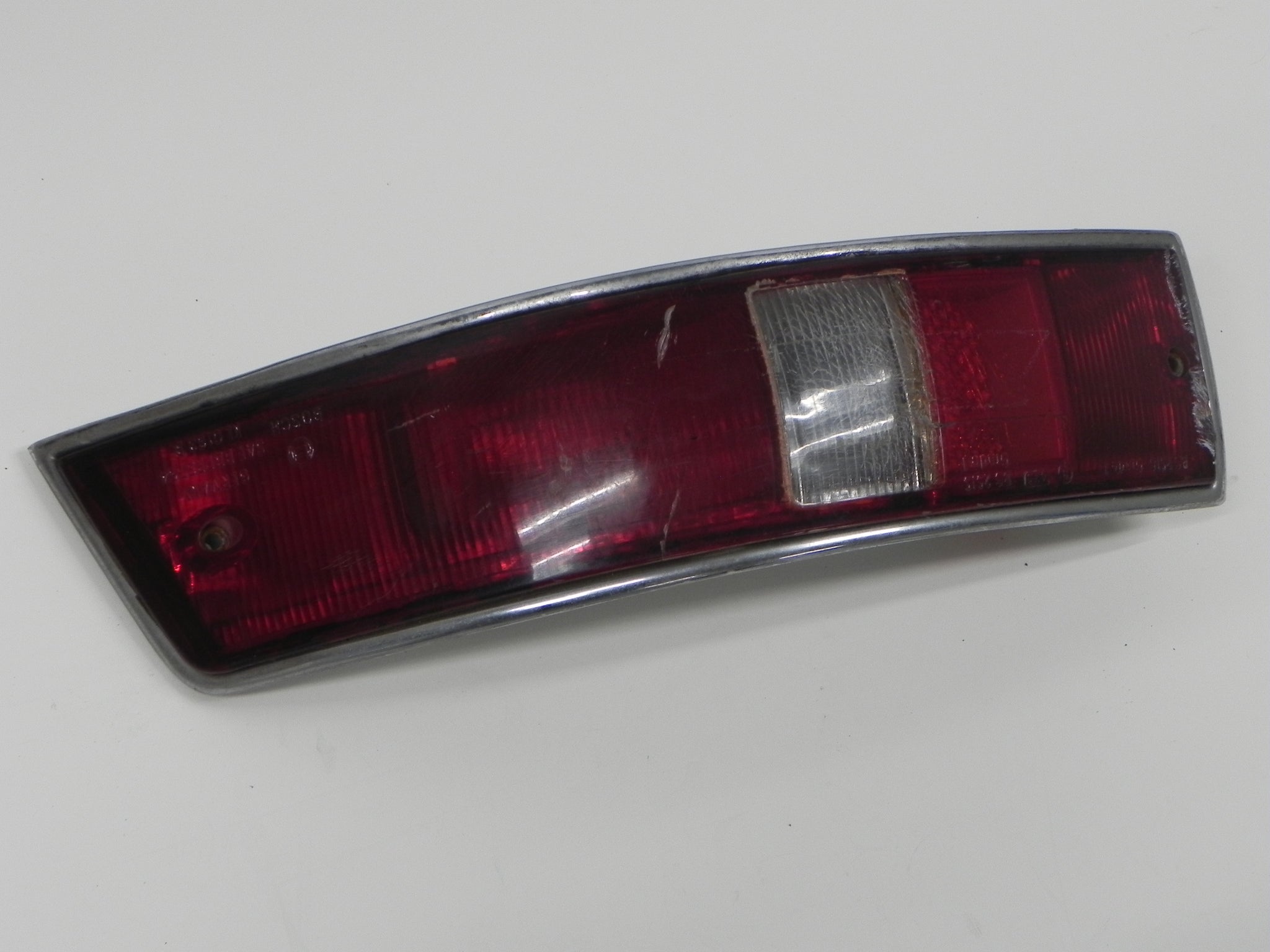 (Used) 911/912 Complete Right Taillight Assembly - 1965-68