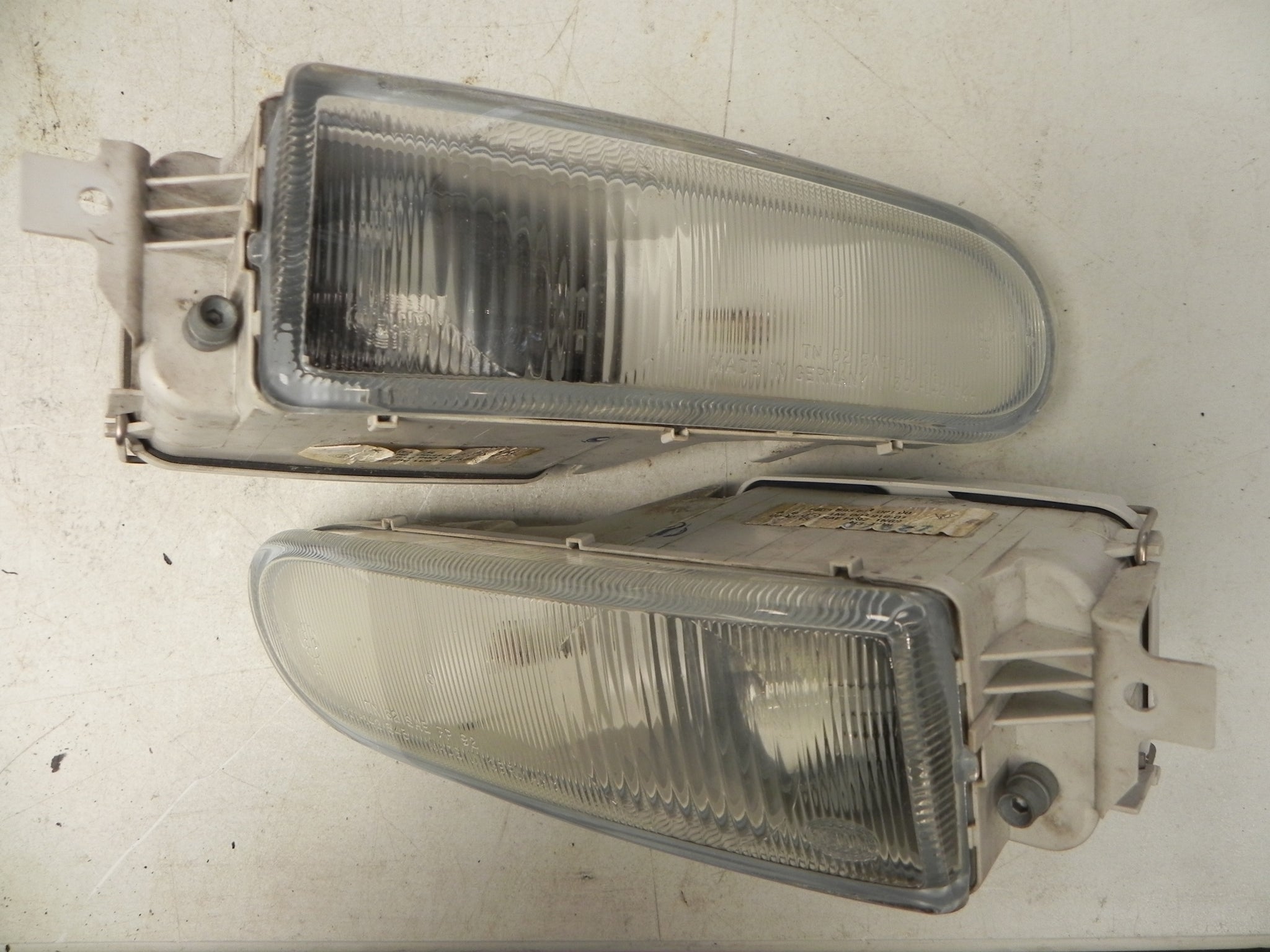 (Used) 993 Clear Fog Light Pair - 1994-98