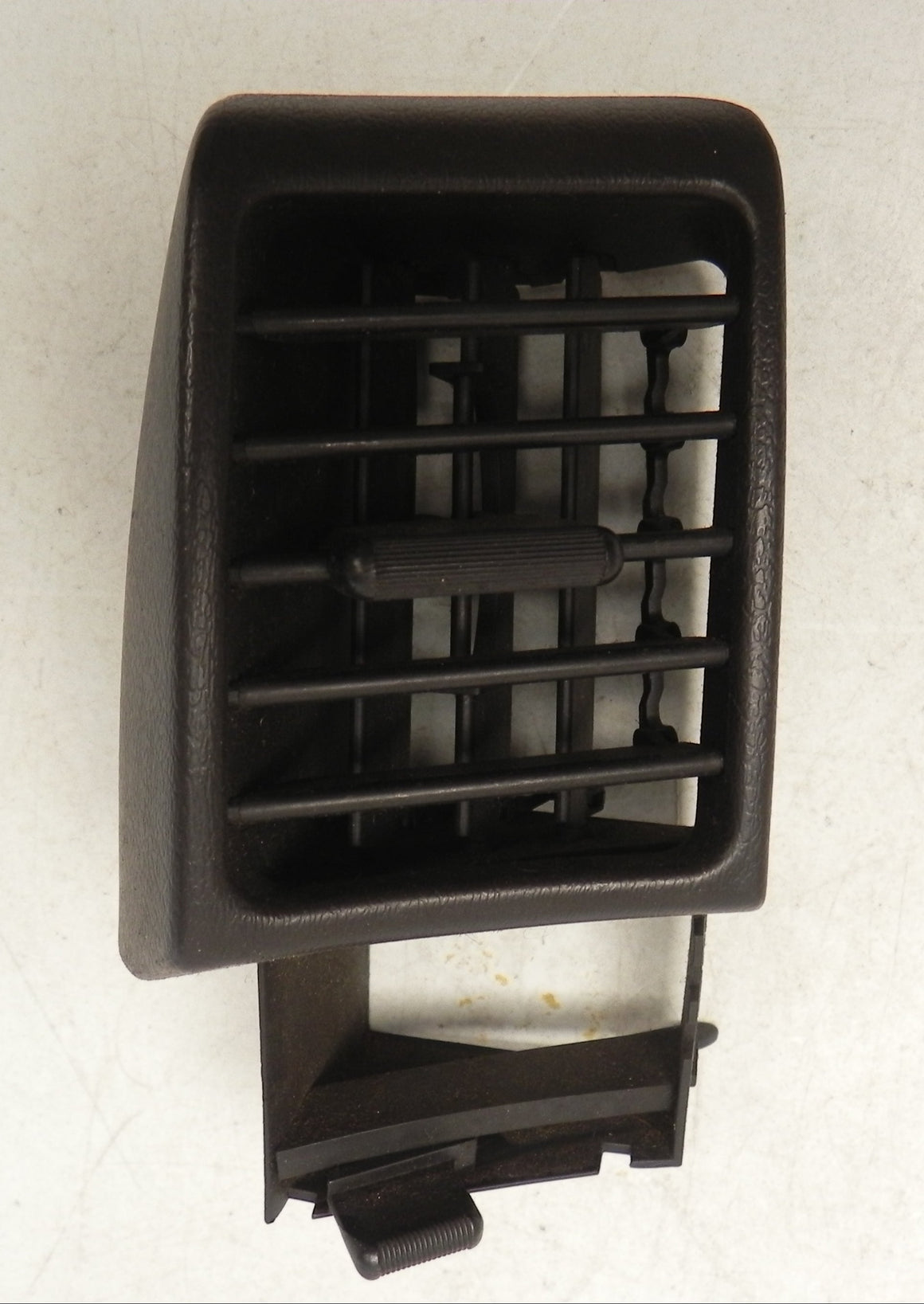 (Used) 944/968 Driver Side Air Vent - 1985-95