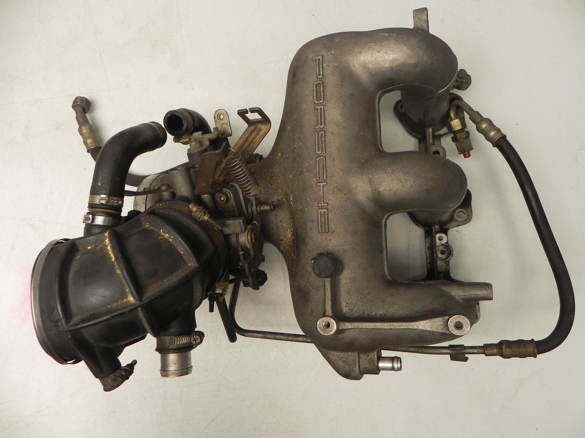 (Used) 911 Carrera Left Side 3.2L Intake Distributor - 1984-89