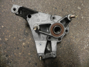 (Used) 944 Engine Balance Shaft Bracket