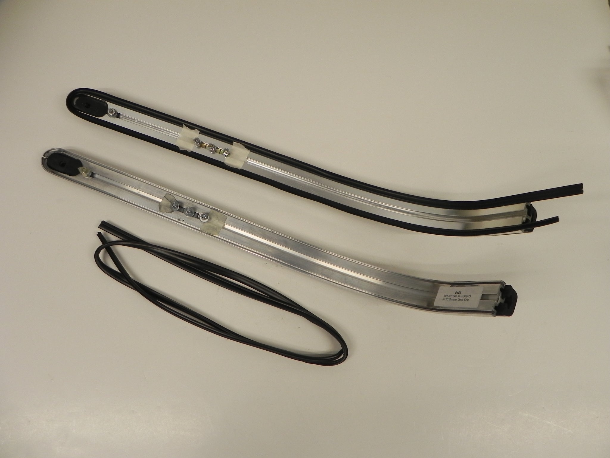 (Used) 911 S Pair Of Rear Bumper Wide Deco Trim - 1969-73
