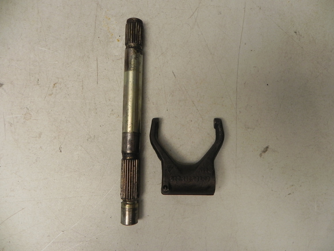 (Used) 912E Clutch Release Fork and Bellcrank - 1976