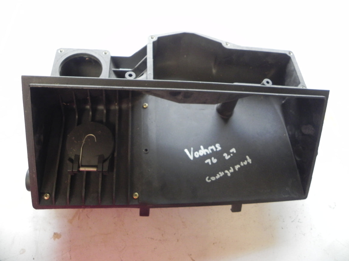 (Used) 76 911 CIS 2.7L Airbox