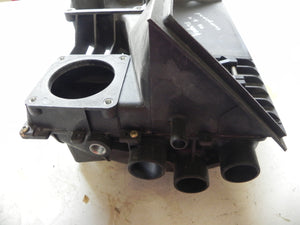 (Used) 76 911 CIS 2.7L Airbox