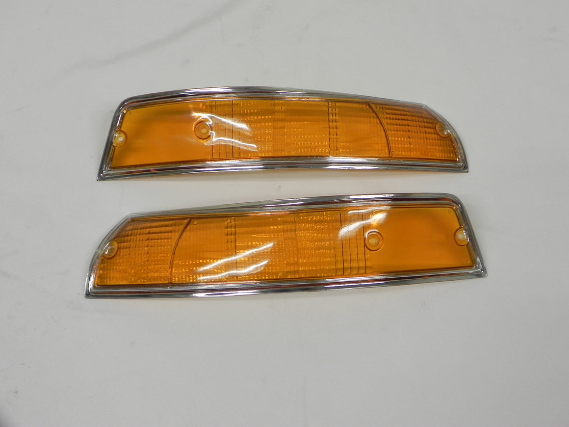 (Used) 911/912 Front Left & Right USA Amber Turn Signal Lens with Silver Trim - 1969-72