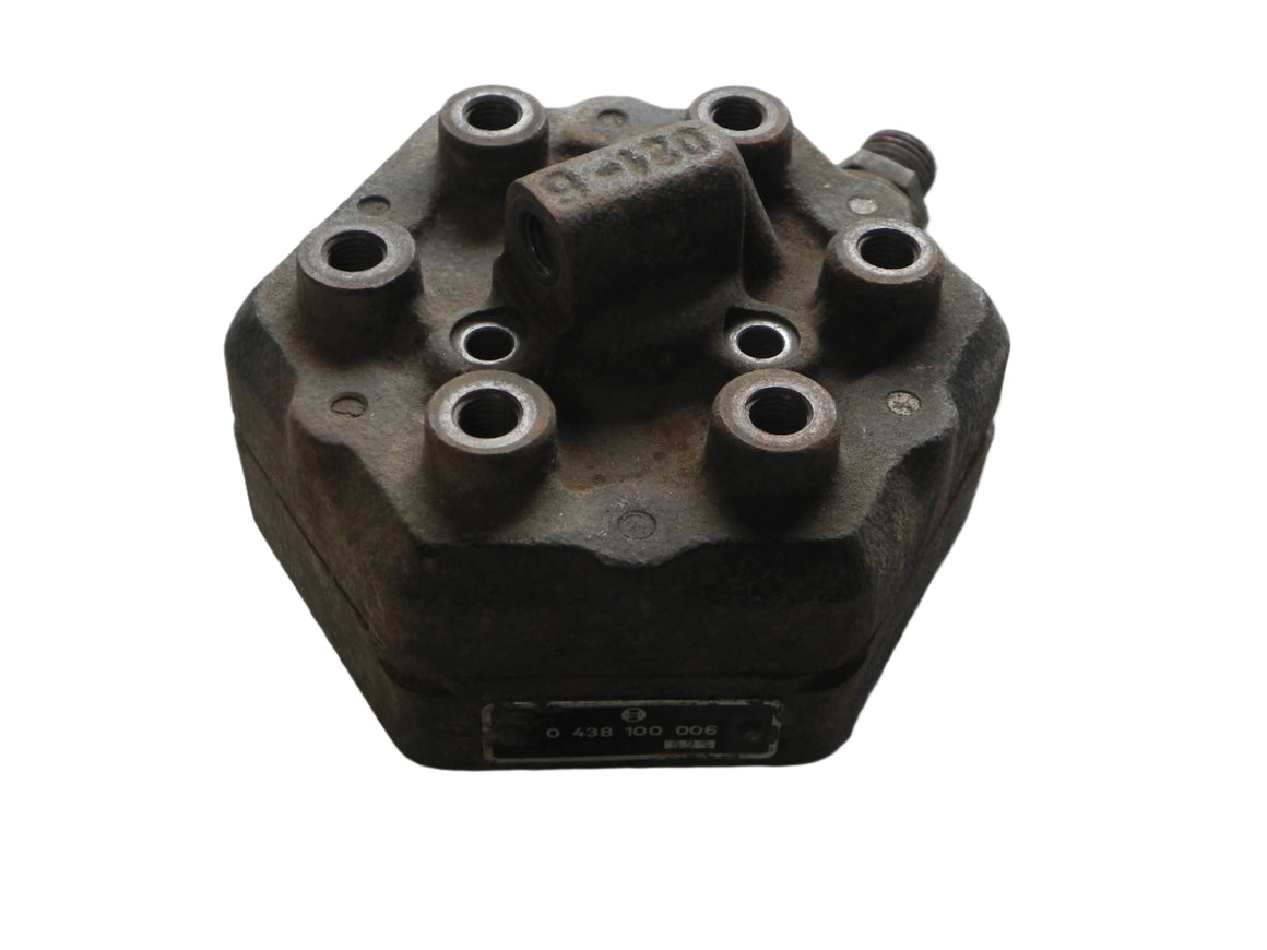 (Used) 911 CIS Fuel Distributor - 1973-77