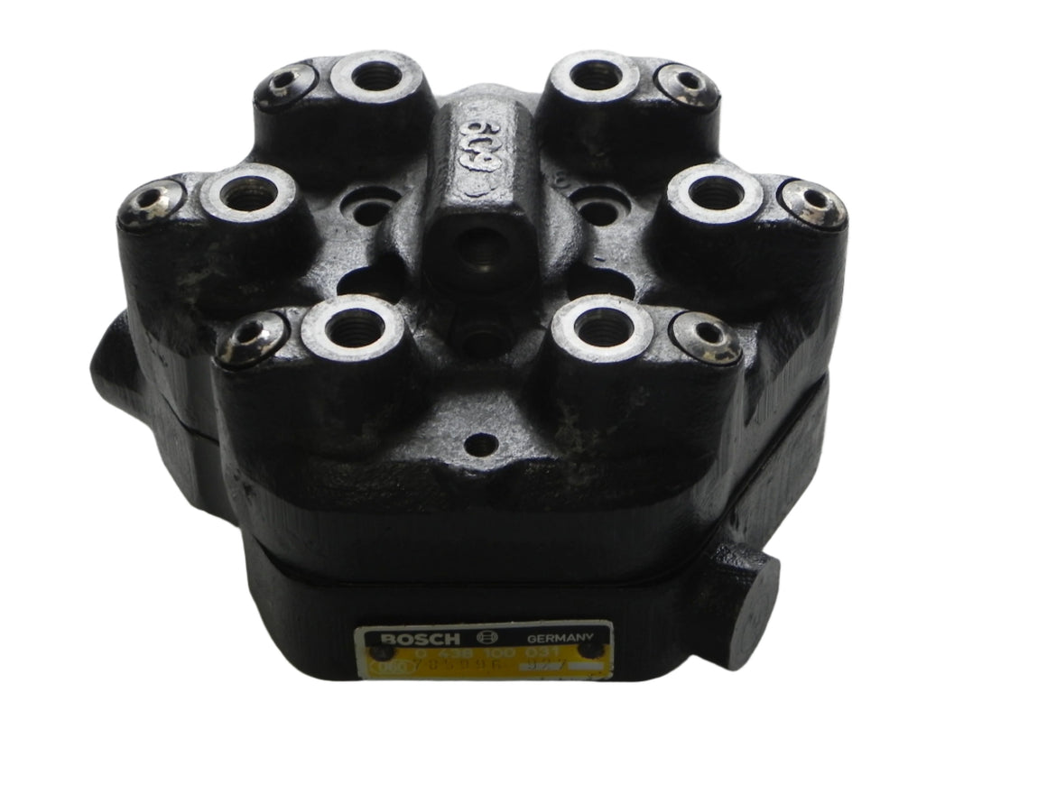 (Used) 911SC Bosch Fuel Distributor