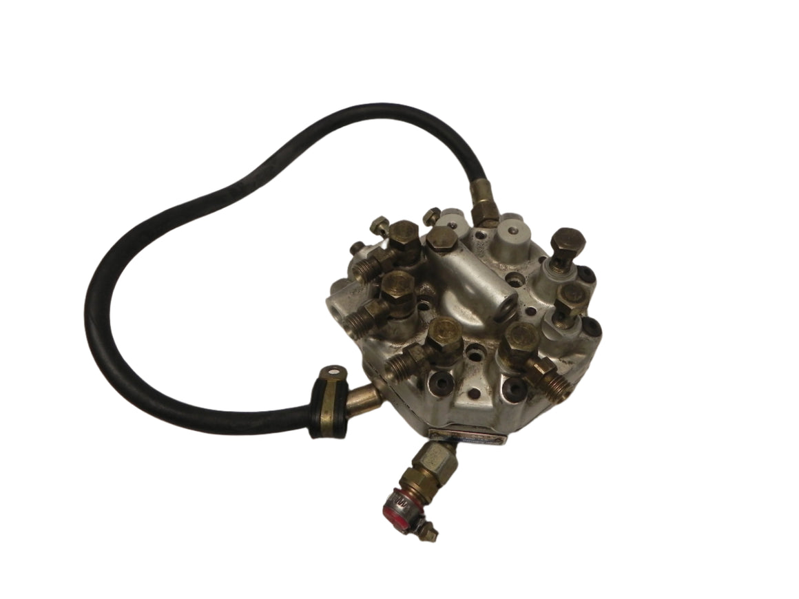 (Used) 911 BOSCH Fuel Distributor - 1989-94
