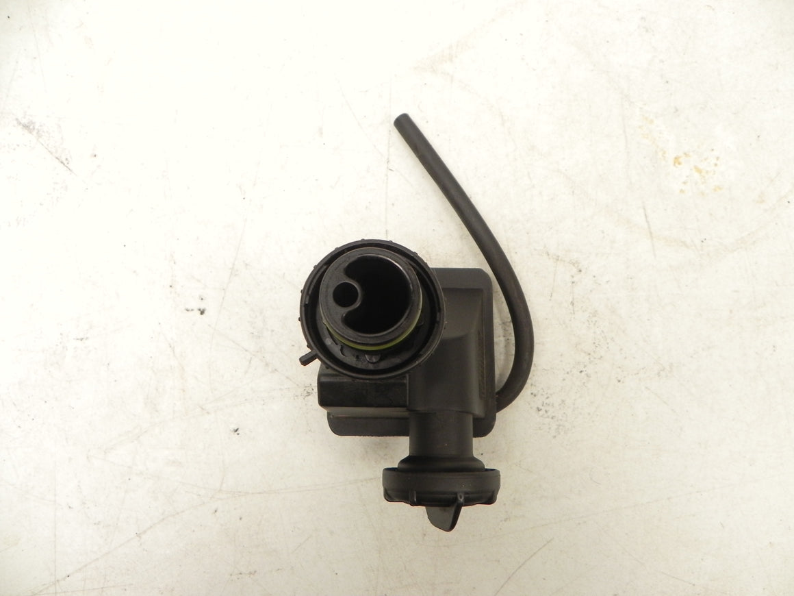 (Used) 986/Boxster Power Steering Tank Reservoir - 1996-04