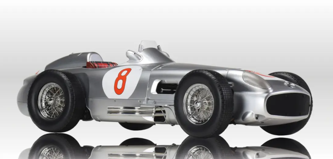 (New) IXO Mercedes W196 Kit Fangio #8 - 1:8 - 1950s