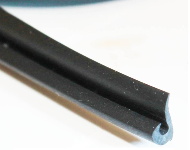 (New) 911/912 Rubber Beading for Rocker Deco Molding - 1965-73