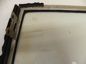(Used) 911 Sekurit Quarter Window Right Clear - 1965-67