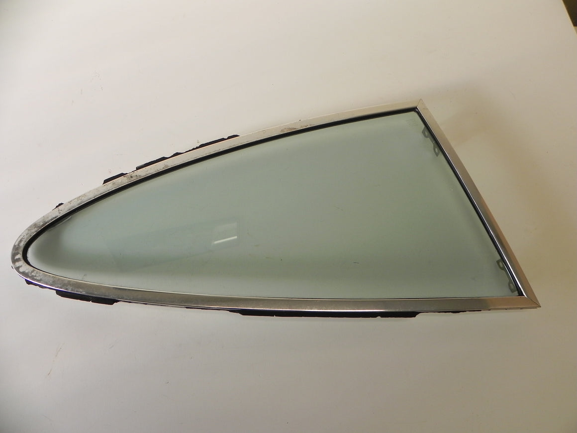 (Used) 911 Sekurit Quarter Window Right Tinted - 1968-77