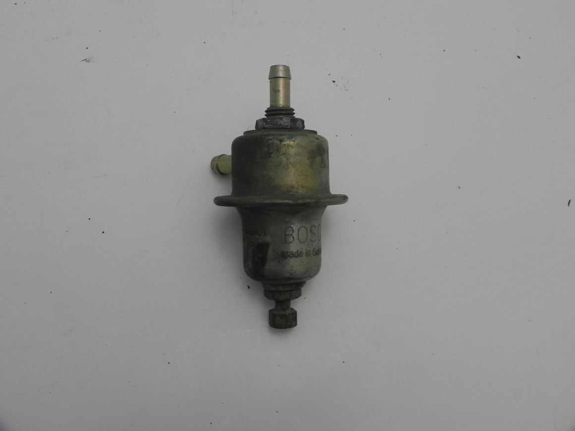 (Used) 914/4 Bosch Fuel Pressure Regulator - 1970-76