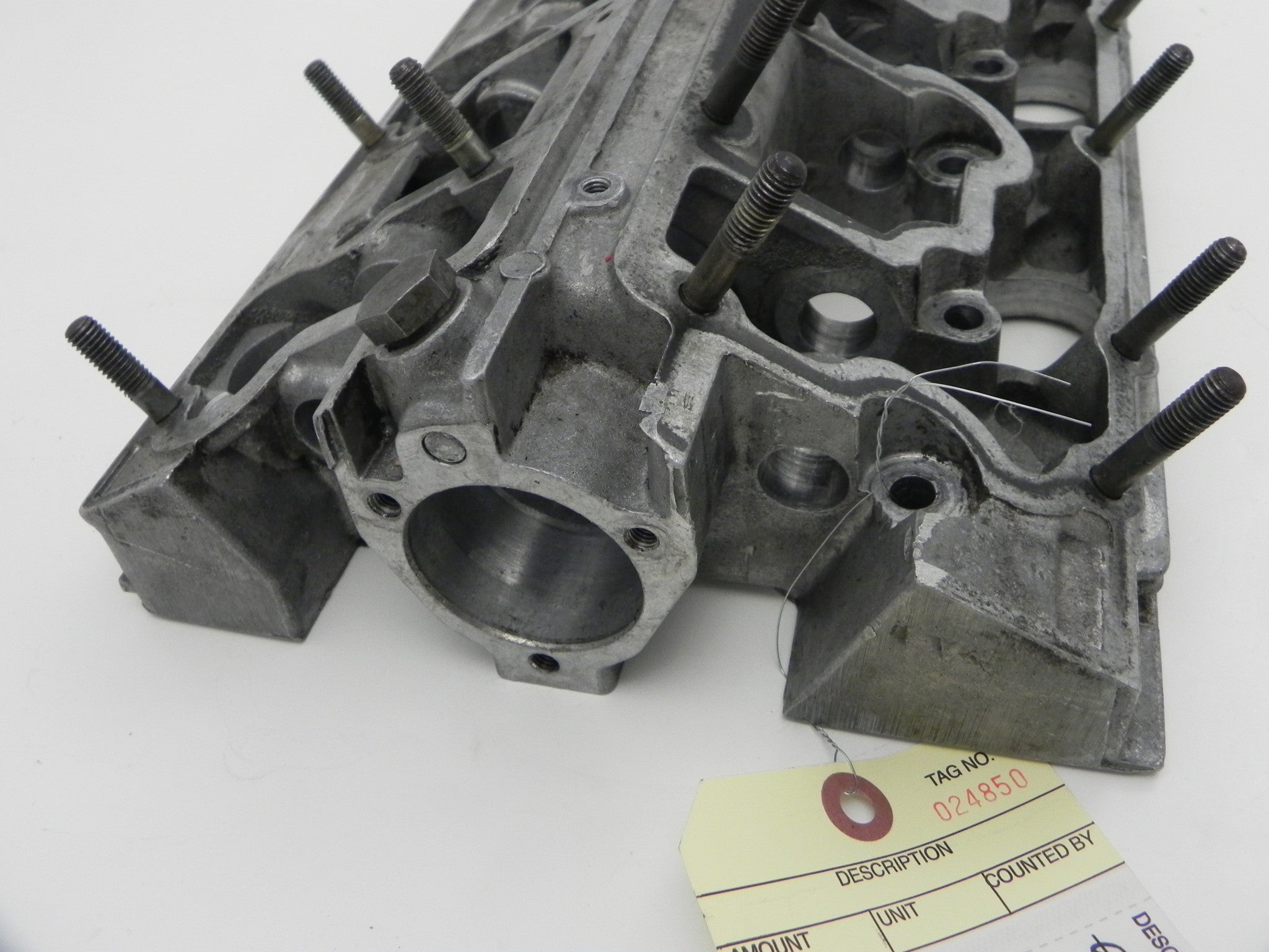 Porsche 911 2,4 E S T 2,7 S Camshaft Housing Motor 3 Compartment Stored May  1973