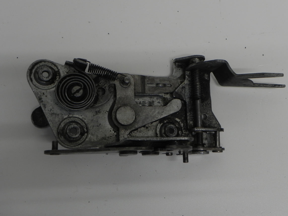 (Used) 911 Passenger's Side Door Lock Mechanism - 1965-66