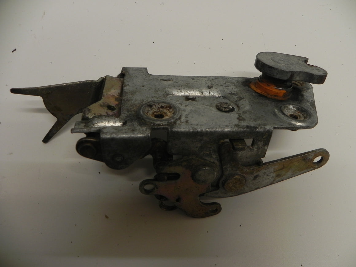 (Used) 911/912 Passenger's Side Door Lock Mechanism - 1967-69