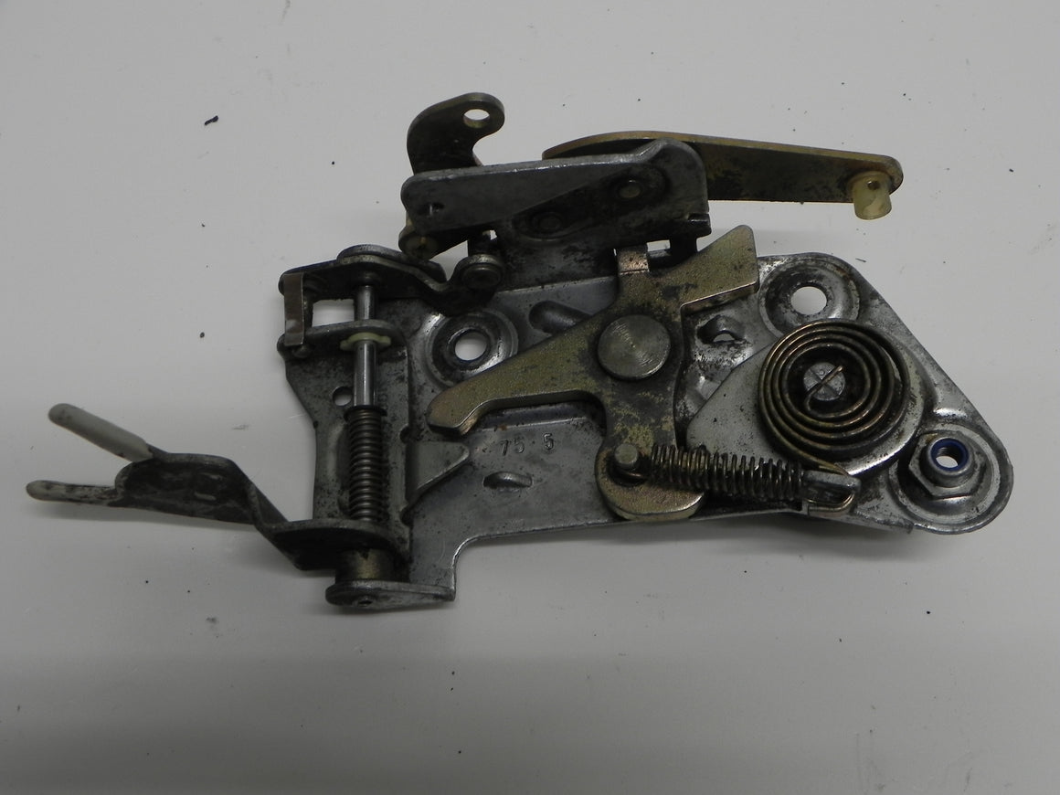 (Used) 911 Passenger's Side Door Lock Mechanism - 1974-89