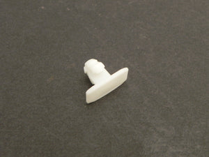 (New) Cayenne Body Molding Clip - 2003-10