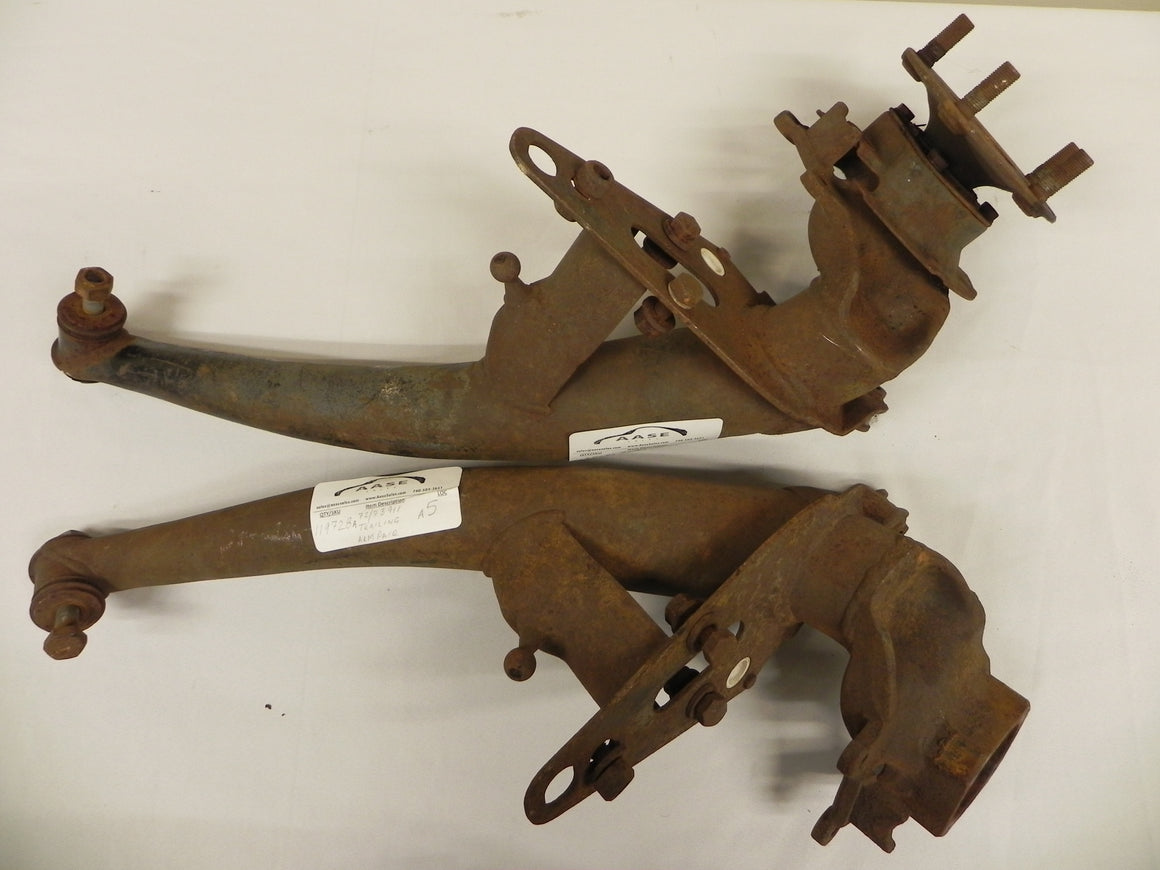 (Used) 911 Steel Trailing Arm Pair - 1972-73