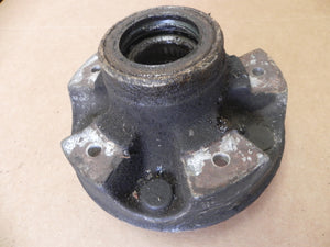 (Used) 911 Front Wheel Hub - 1968