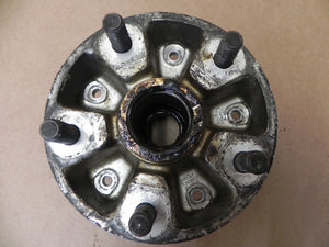 (Used) 911 Front Wheel Hub - 1968