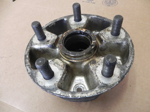 (Used) 911 Front Wheel Hub - 1968