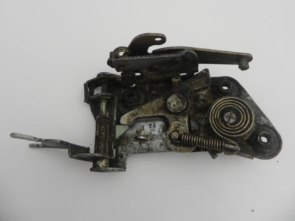 (Used) 911 Passenger's Side Door Lock Mechanism - 1974-89