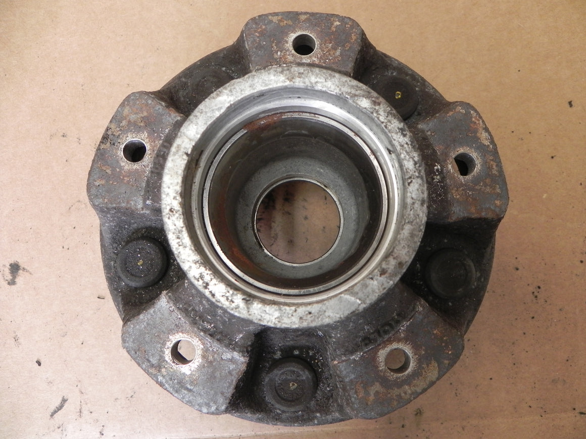 (Used) 911 Front Wheel Hub - 1974-89