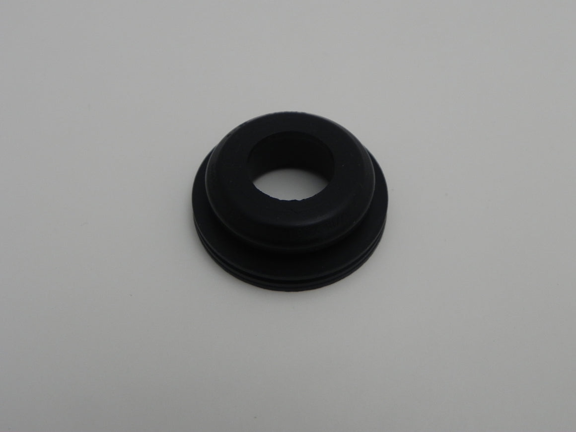 (New) Cayenne Grommet for Brake Booster Vacuum Line 2003-10