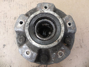 (Used) 944 Front Wheel Hub Non ABS - 1983-86