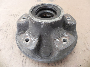 (Used) 944 Front Wheel Hub Non ABS - 1983-86