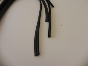 (New) 911S/RS Pair of Concours Rocker Moulding Rubber - 1969-73