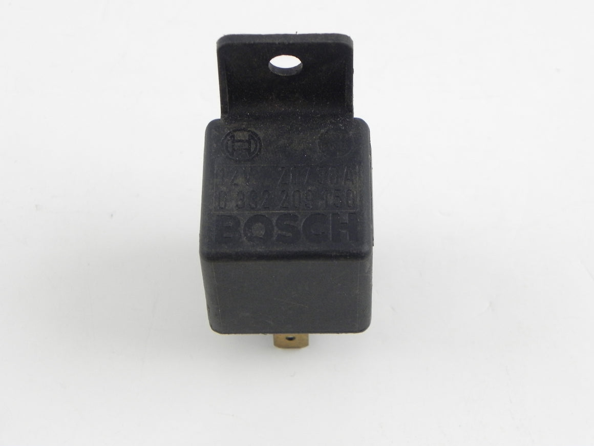 (Used) Bosch Fuel Pump Relay 12V 30A