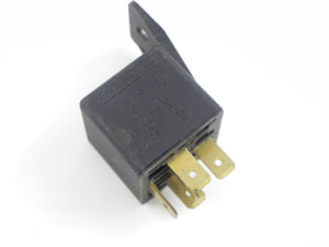 (Used) Bosch Fuel Pump Relay 12V 30A