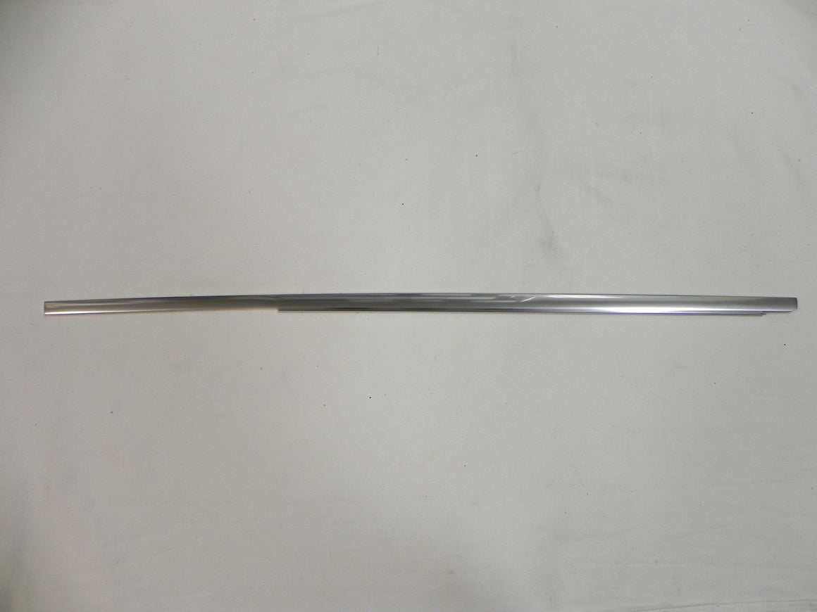 (New) 911/912 Coupe Door Top Trim Right - 1965-83