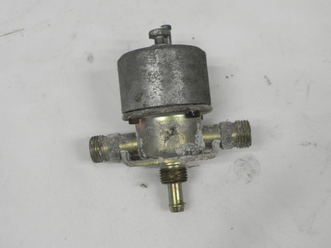 (Used) 911/928 Fuel Pressure Regulator - 1988-95