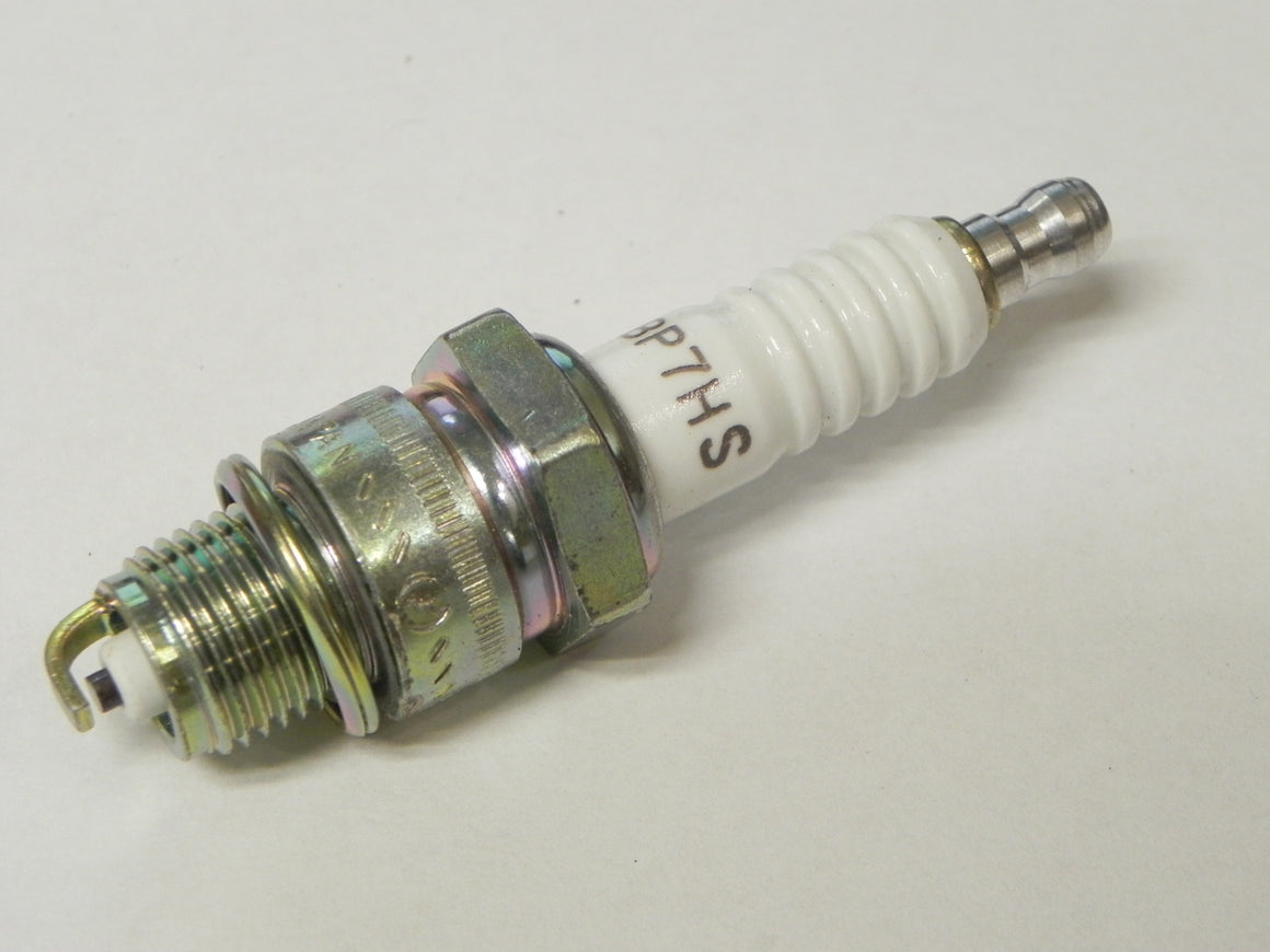 (NOS) NGK BP7HS Spark Plug