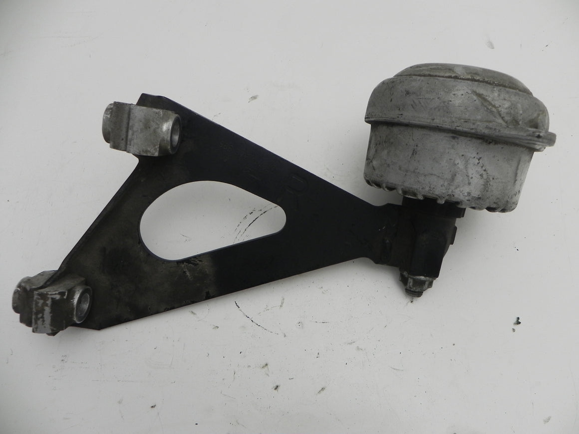 (Used) Boxtser Manual Transmission Mount Right 1999-00