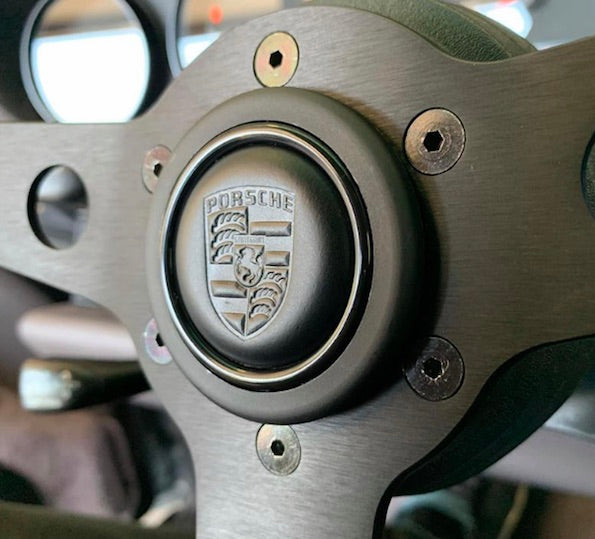 モモ純正ポルシェクレストホーンボタン momo Porsche 930/964