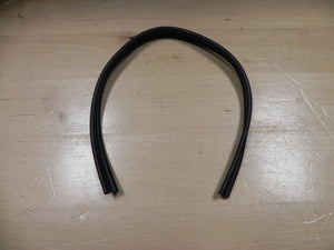 (New) 911/912/930 Fixed Vent Window Lower Trim Seal - 1965-94